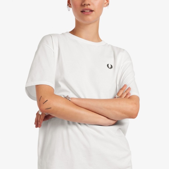 Fred Perry Crewneck White Cotton T-shirt - Size US6 - MSRP $70.00 - BNWT - Picture 1 of 6